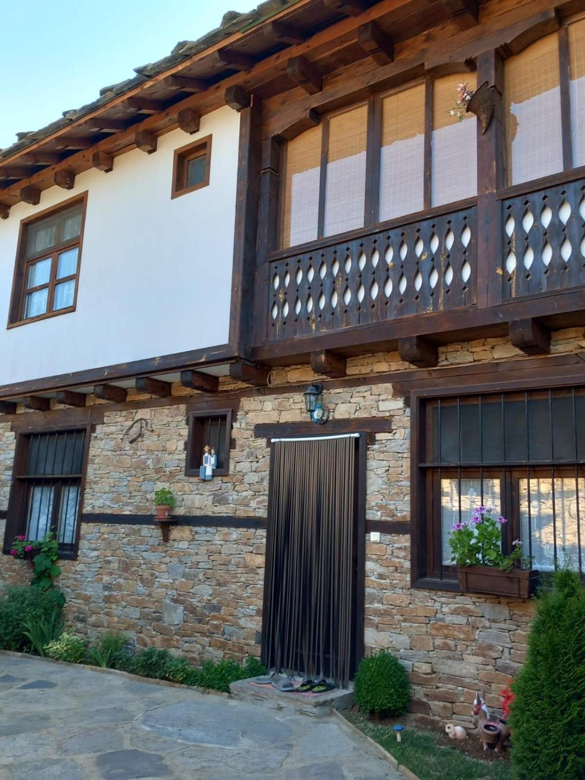Тодорината Къща Hotel Lesten Kültér fotó