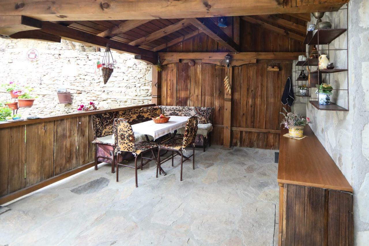 Тодорината Къща Hotel Lesten Kültér fotó