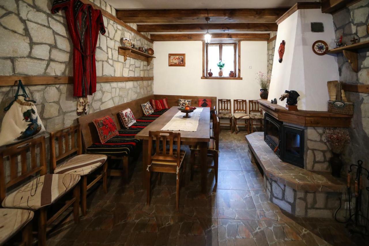 Тодорината Къща Hotel Lesten Kültér fotó