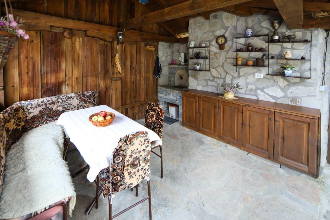 Тодорината Къща Hotel Lesten Kültér fotó