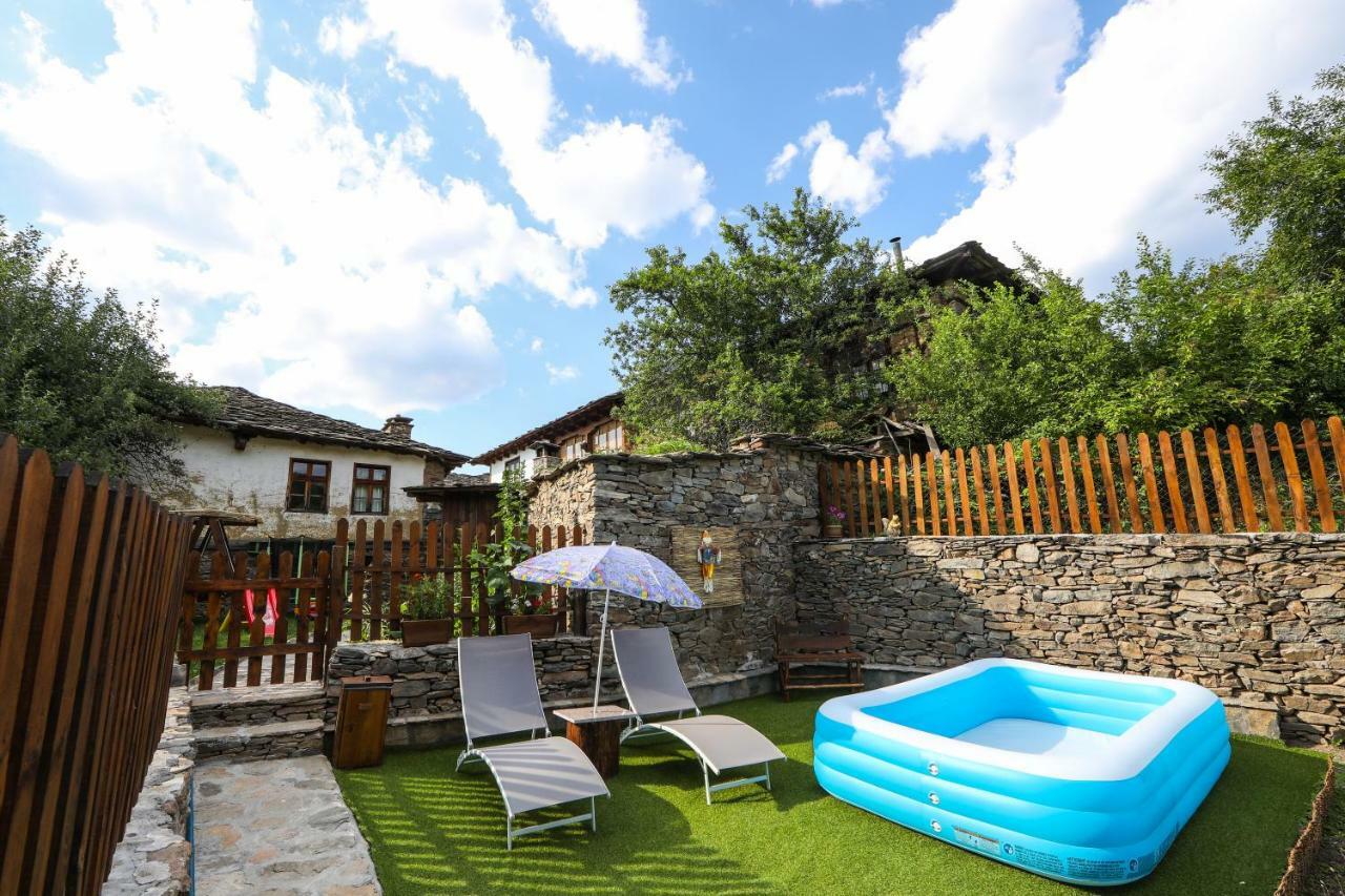 Тодорината Къща Hotel Lesten Kültér fotó
