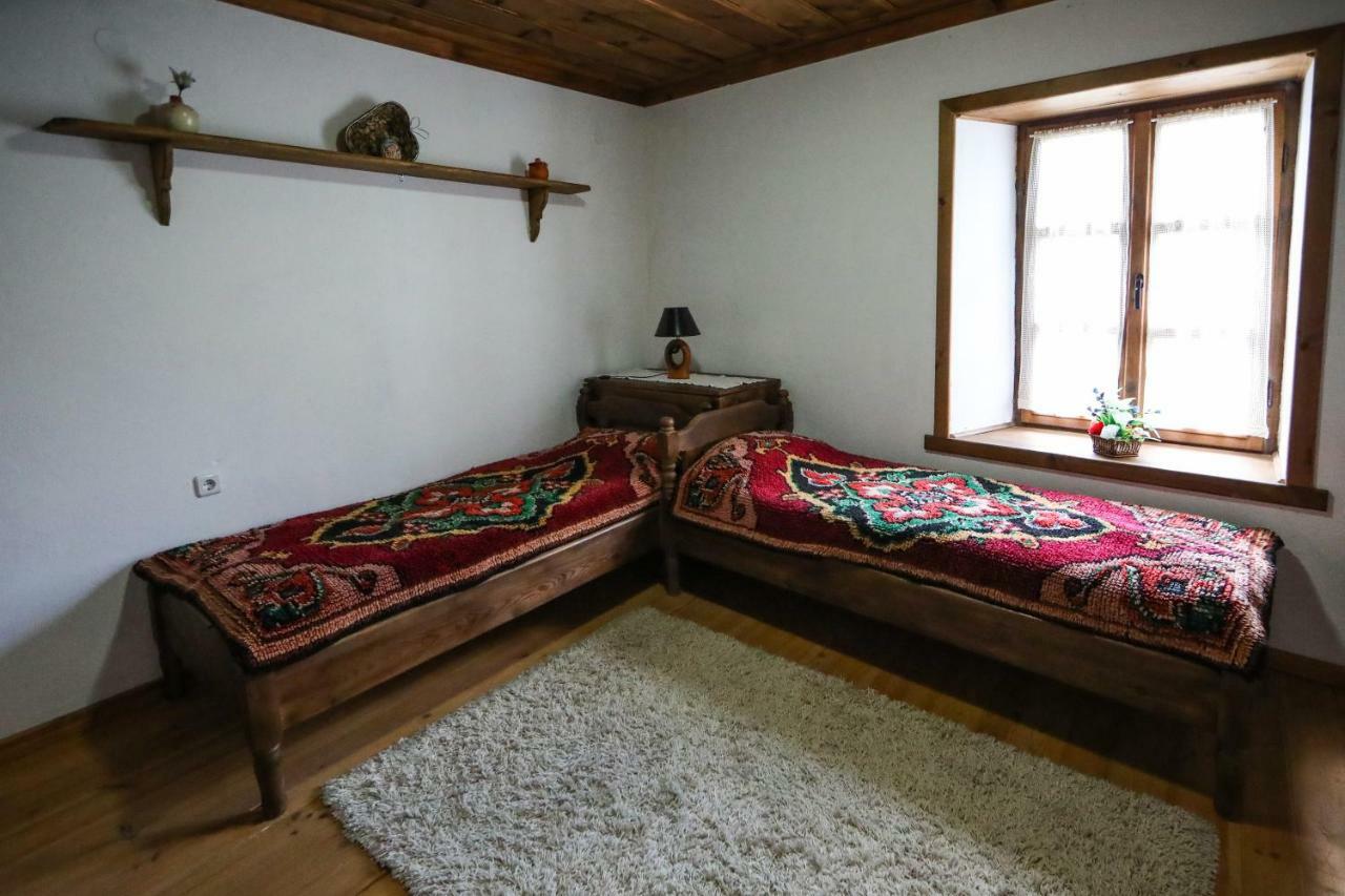 Тодорината Къща Hotel Lesten Kültér fotó