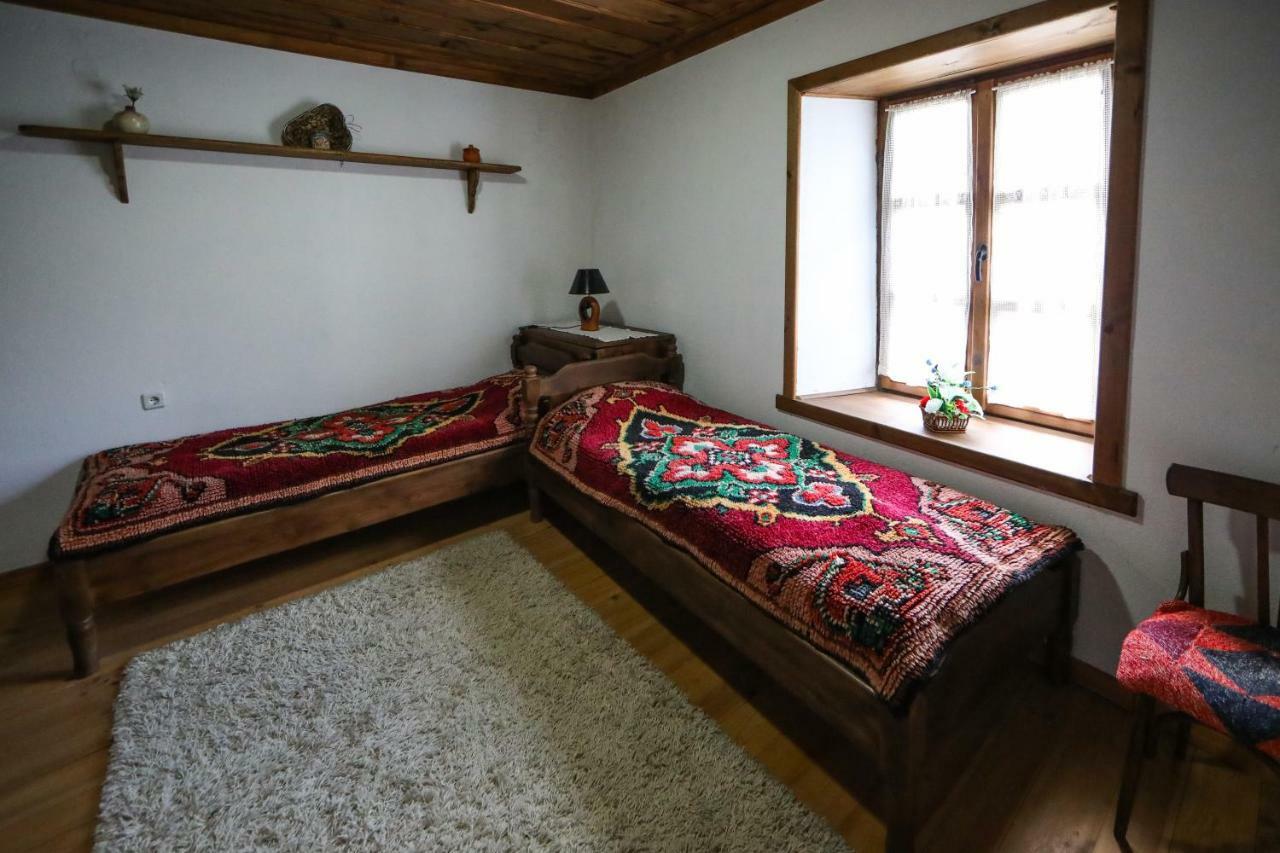Тодорината Къща Hotel Lesten Kültér fotó